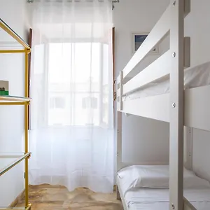 5* Pensión Paramount